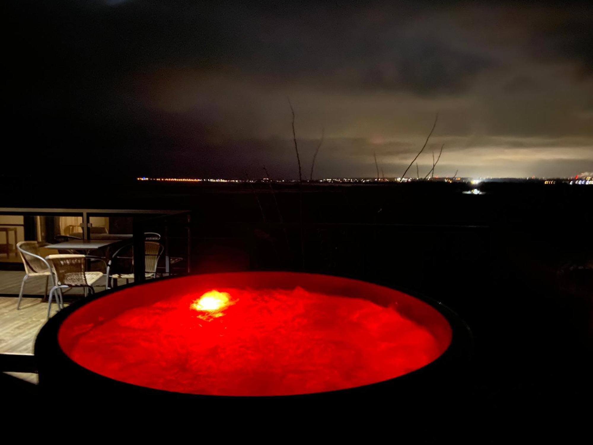 Nowe Domki Deluxe Z Widokiem Na Zatoke Z Basenem I Sauna Oslonino Exterior foto